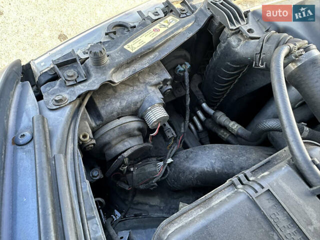 Серый БМВ 5 Серия, объемом двигателя 3 л и пробегом 316 тыс. км за 8000 $, фото 21 на Automoto.ua