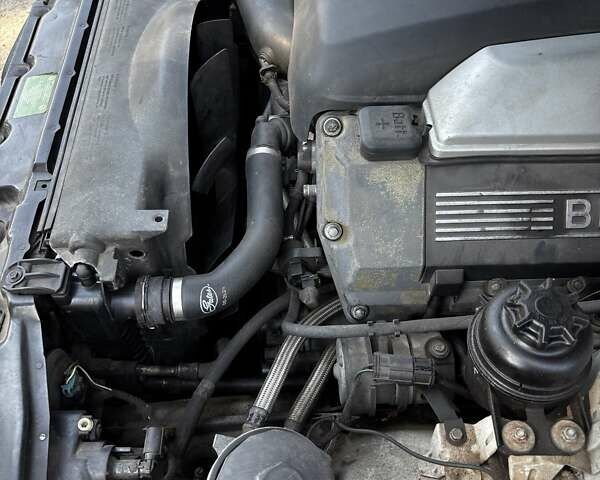 Сірий БМВ 5 Серія, об'ємом двигуна 4.4 л та пробігом 350 тис. км за 8400 $, фото 9 на Automoto.ua