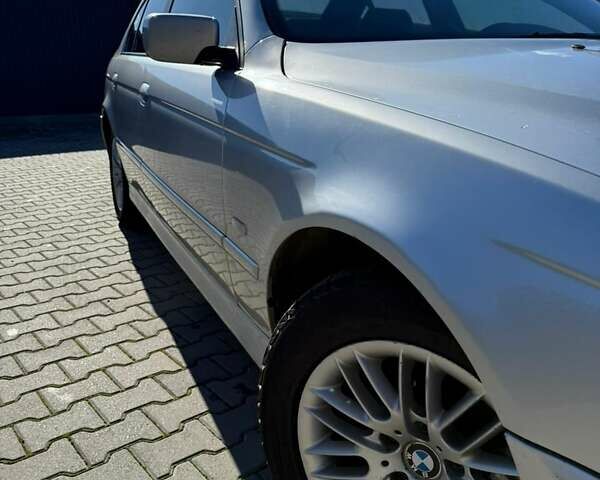 Серый БМВ 5 Серия, объемом двигателя 3 л и пробегом 425 тыс. км за 5500 $, фото 2 на Automoto.ua