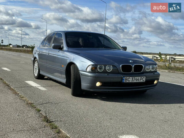 Серый БМВ 5 Серия, объемом двигателя 3 л и пробегом 316 тыс. км за 8000 $, фото 1 на Automoto.ua