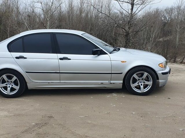 Серый БМВ 5 Серия, объемом двигателя 2 л и пробегом 270 тыс. км за 3950 $, фото 4 на Automoto.ua