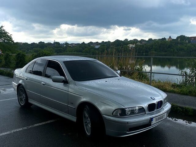 Серый БМВ 5 Серия, объемом двигателя 2.5 л и пробегом 319 тыс. км за 6300 $, фото 3 на Automoto.ua