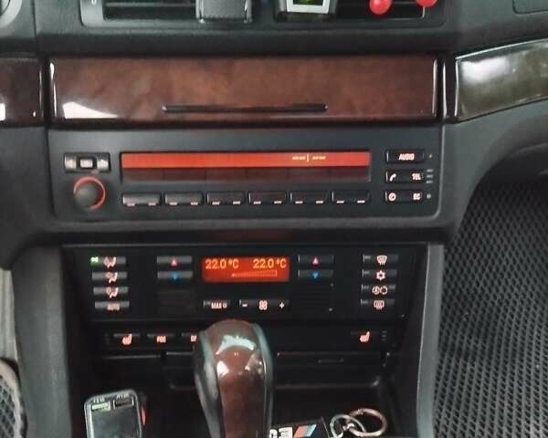 Серый БМВ 5 Серия, объемом двигателя 2.93 л и пробегом 380 тыс. км за 6500 $, фото 6 на Automoto.ua