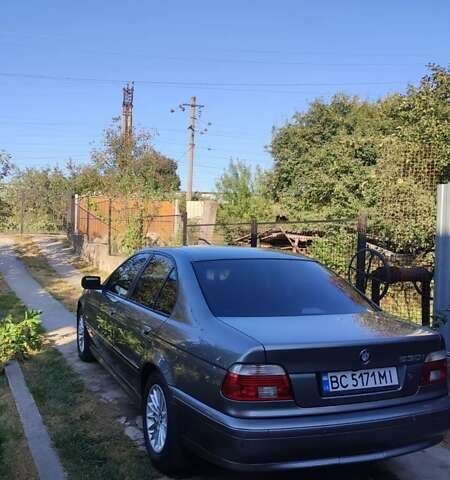 Серый БМВ 5 Серия, объемом двигателя 3 л и пробегом 390 тыс. км за 6500 $, фото 2 на Automoto.ua