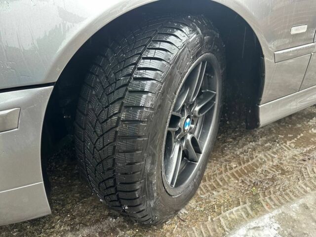 Серый БМВ 5 Серия, объемом двигателя 3 л и пробегом 318 тыс. км за 6850 $, фото 9 на Automoto.ua