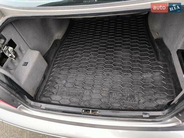 Серый БМВ 5 Серия, объемом двигателя 3 л и пробегом 680 тыс. км за 8200 $, фото 13 на Automoto.ua