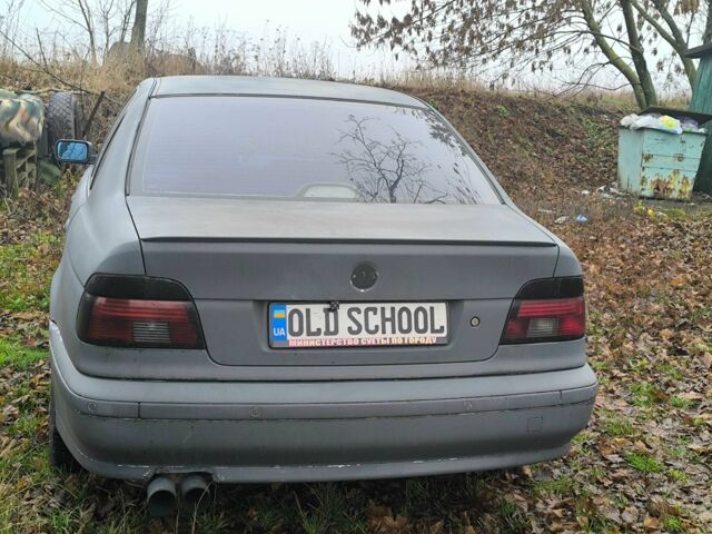 Серый БМВ 5 Серия, объемом двигателя 3 л и пробегом 429 тыс. км за 2300 $, фото 9 на Automoto.ua