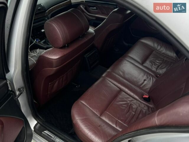 Серый БМВ 5 Серия, объемом двигателя 1.95 л и пробегом 377 тыс. км за 4650 $, фото 12 на Automoto.ua