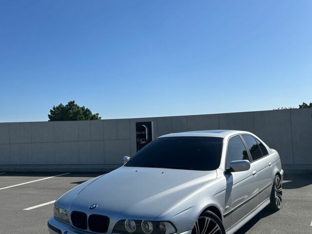 Серый БМВ 5 Серия, объемом двигателя 2.2 л и пробегом 300 тыс. км за 5300 $, фото 1 на Automoto.ua