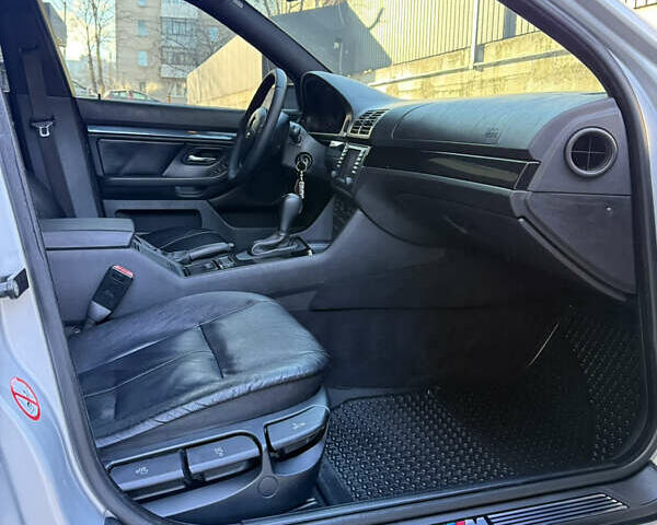 Серый БМВ 5 Серия, объемом двигателя 3 л и пробегом 298 тыс. км за 9300 $, фото 24 на Automoto.ua