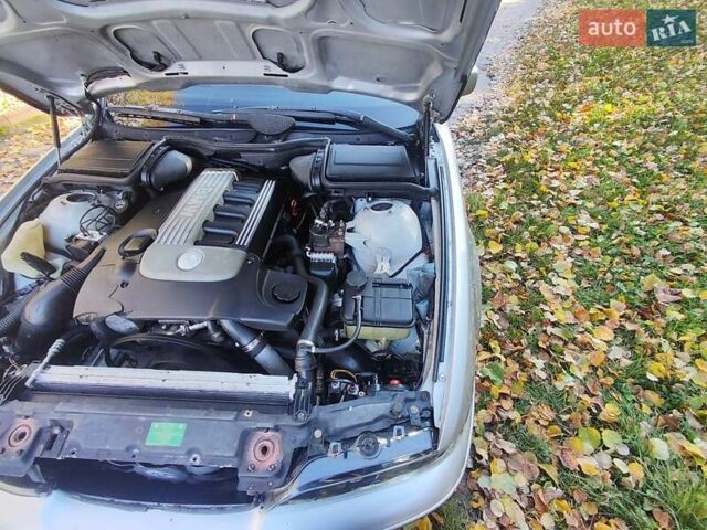 Сірий БМВ 5 Серія, об'ємом двигуна 2.5 л та пробігом 400 тис. км за 6000 $, фото 30 на Automoto.ua