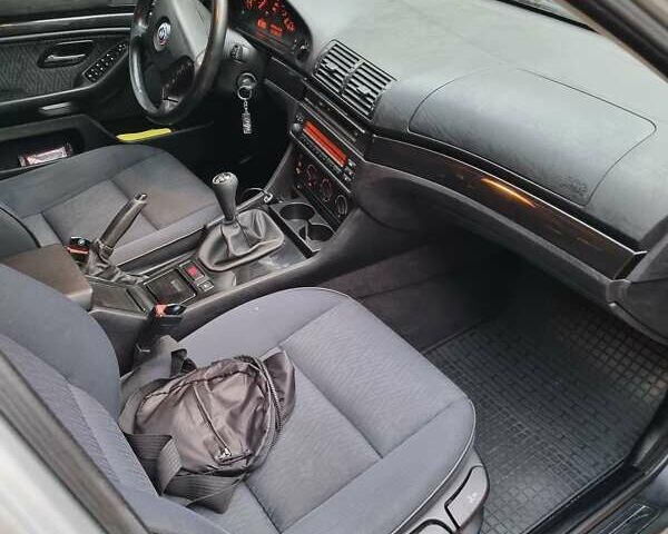 Серый БМВ 5 Серия, объемом двигателя 1.95 л и пробегом 282 тыс. км за 6500 $, фото 10 на Automoto.ua