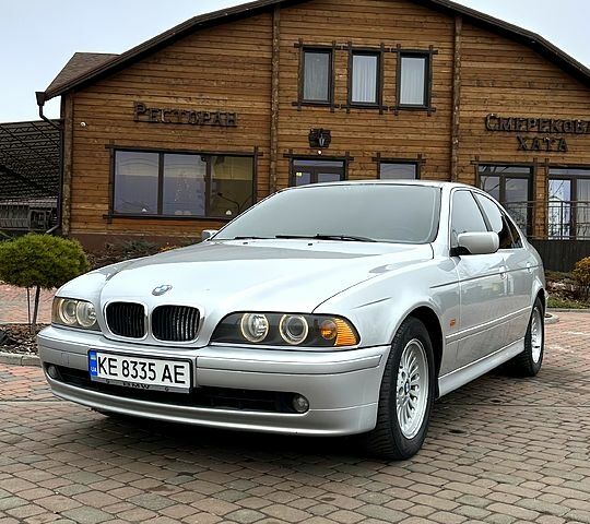 Серый БМВ 5 Серия, объемом двигателя 2 л и пробегом 340 тыс. км за 5599 $, фото 3 на Automoto.ua