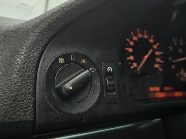 Сірий БМВ 5 Серія, об'ємом двигуна 2.2 л та пробігом 360 тис. км за 4900 $, фото 10 на Automoto.ua