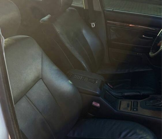 Серый БМВ 5 Серия, объемом двигателя 3 л и пробегом 380 тыс. км за 5899 $, фото 18 на Automoto.ua