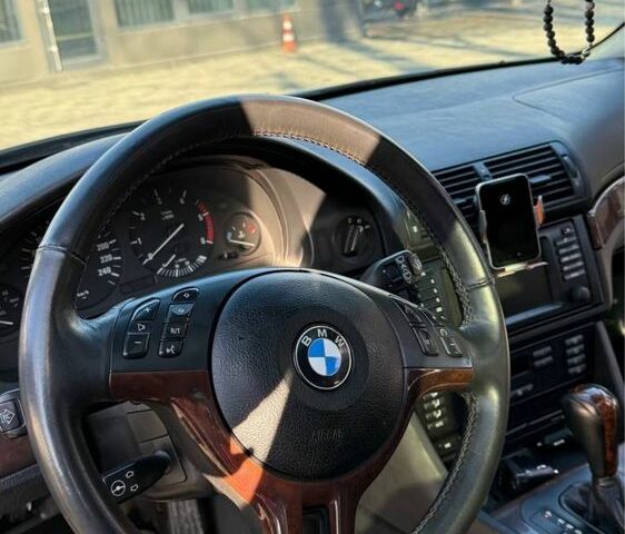 Серый БМВ 5 Серия, объемом двигателя 3 л и пробегом 380 тыс. км за 5899 $, фото 15 на Automoto.ua