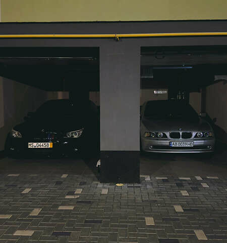 Серый БМВ 5 Серия, объемом двигателя 3 л и пробегом 298 тыс. км за 9300 $, фото 37 на Automoto.ua