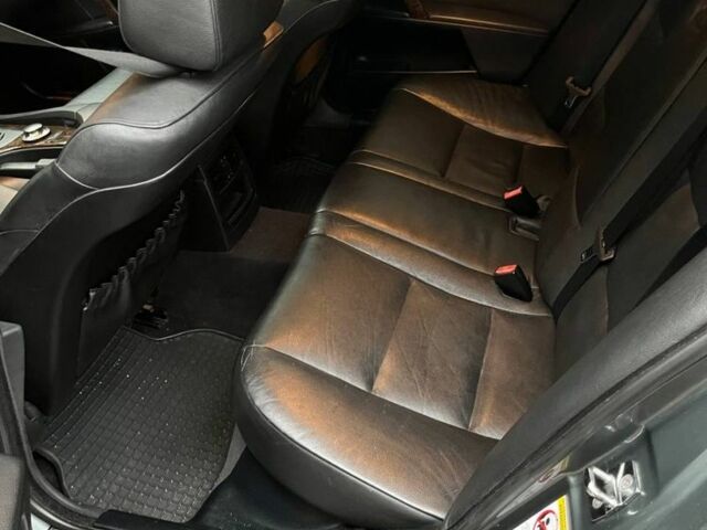 Серый БМВ 5 Серия, объемом двигателя 3 л и пробегом 320 тыс. км за 4800 $, фото 7 на Automoto.ua