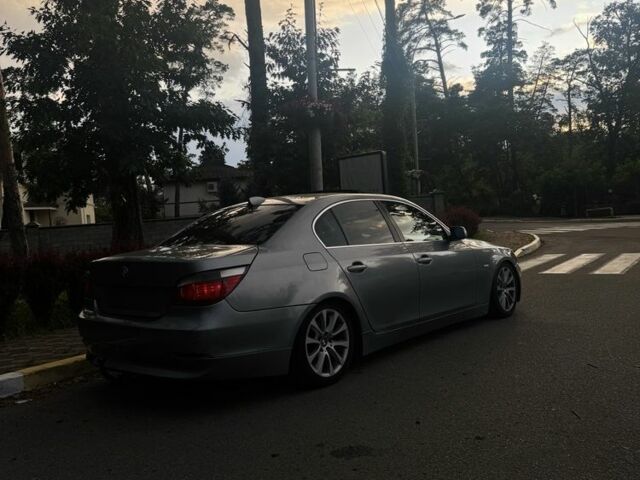 Серый БМВ 5 Серия, объемом двигателя 3 л и пробегом 231 тыс. км за 4500 $, фото 3 на Automoto.ua