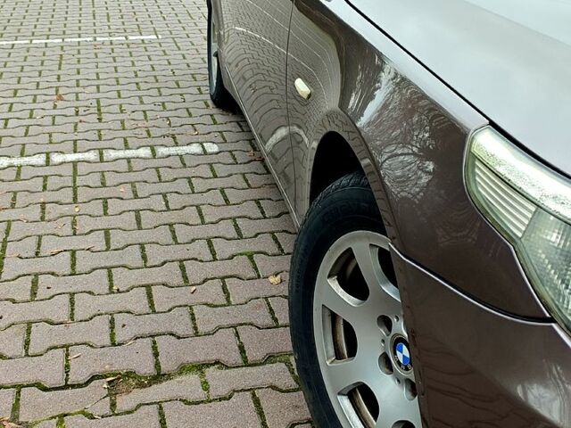 Сірий БМВ 5 Серія, об'ємом двигуна 3 л та пробігом 282 тис. км за 9000 $, фото 1 на Automoto.ua