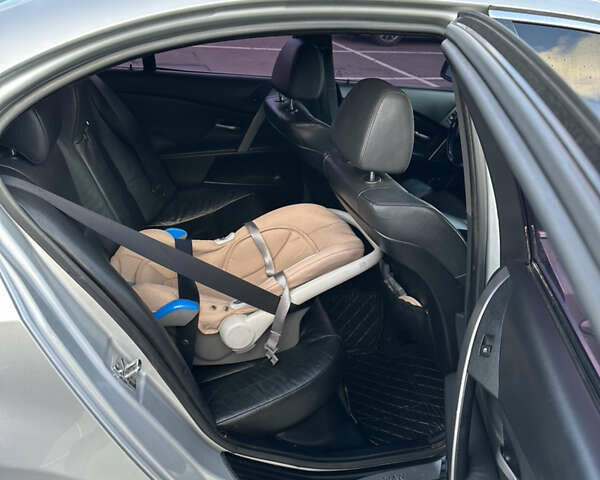 Серый БМВ 5 Серия, объемом двигателя 3 л и пробегом 317 тыс. км за 7800 $, фото 4 на Automoto.ua