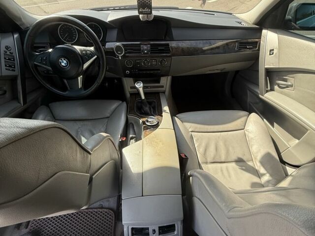 Серый БМВ 5 Серия, объемом двигателя 3 л и пробегом 170 тыс. км за 5600 $, фото 6 на Automoto.ua