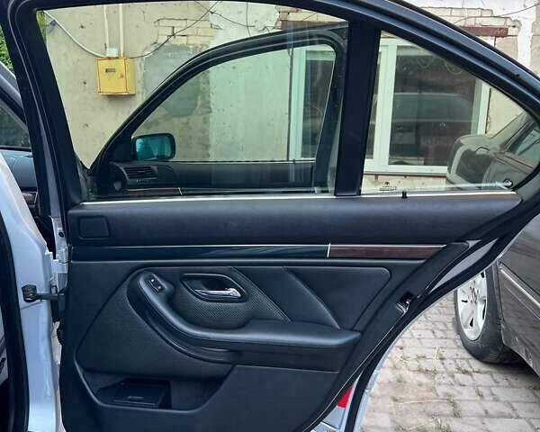 Сірий БМВ 5 Серія, об'ємом двигуна 2.5 л та пробігом 416 тис. км за 7250 $, фото 15 на Automoto.ua