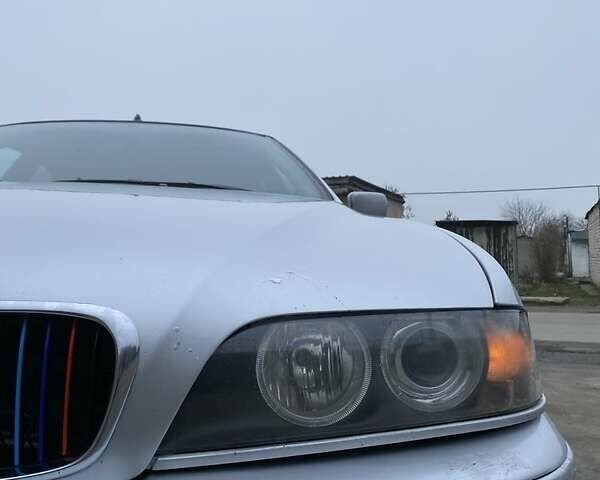 Серый БМВ 5 Серия, объемом двигателя 3 л и пробегом 440 тыс. км за 5399 $, фото 7 на Automoto.ua