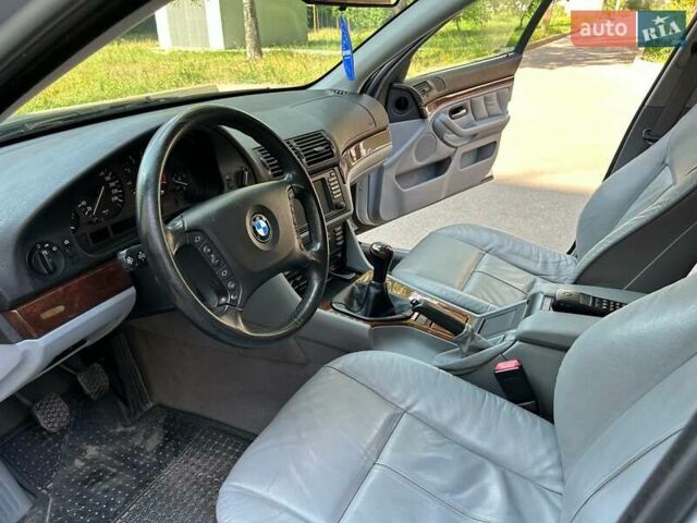 Серый БМВ 5 Серия, объемом двигателя 2.49 л и пробегом 320 тыс. км за 5850 $, фото 3 на Automoto.ua