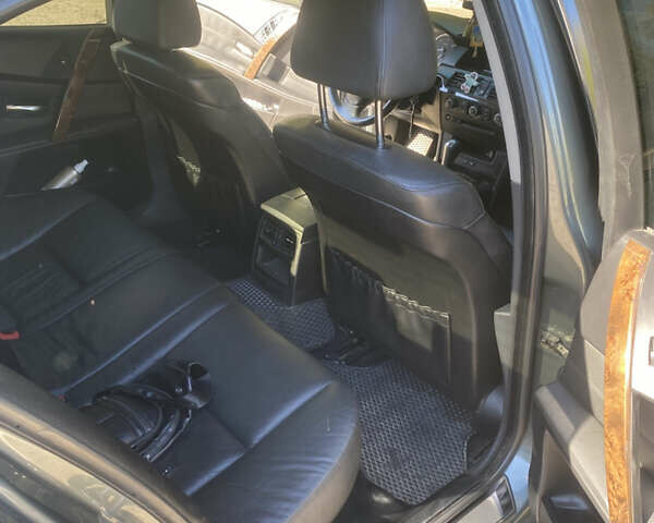 Серый БМВ 5 Серия, объемом двигателя 2.99 л и пробегом 381 тыс. км за 7850 $, фото 12 на Automoto.ua