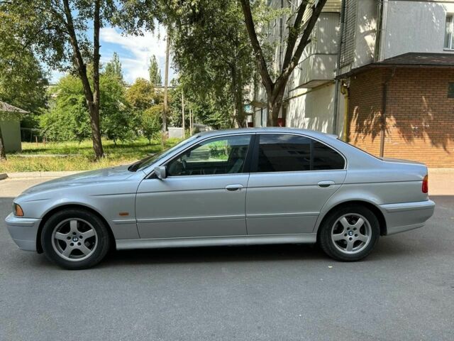 Серый БМВ 5 Серия, объемом двигателя 2.5 л и пробегом 322 тыс. км за 6500 $, фото 1 на Automoto.ua