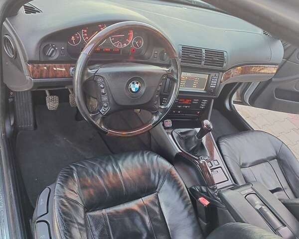 Серый БМВ 5 Серия, объемом двигателя 2.5 л и пробегом 320 тыс. км за 4000 $, фото 10 на Automoto.ua