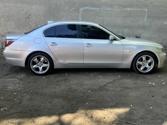 Сірий БМВ 5 Серія, об'ємом двигуна 3 л та пробігом 418 тис. км за 9400 $, фото 2 на Automoto.ua