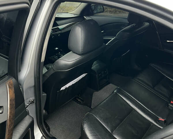 Сірий БМВ 5 Серія, об'ємом двигуна 3 л та пробігом 333 тис. км за 7500 $, фото 10 на Automoto.ua