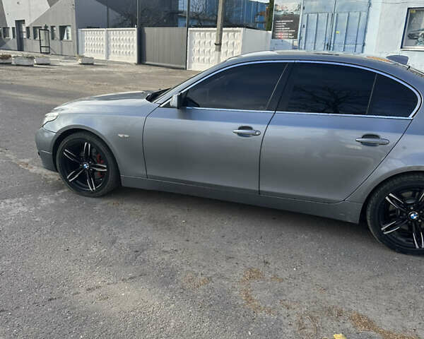 Серый БМВ 5 Серия, объемом двигателя 2.99 л и пробегом 210 тыс. км за 8300 $, фото 6 на Automoto.ua