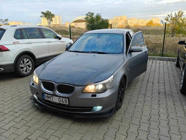 Серый БМВ 5 Серия, объемом двигателя 3 л и пробегом 342 тыс. км за 3843 $, фото 5 на Automoto.ua