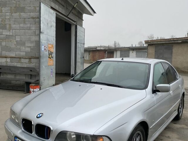 Серый БМВ 5 Серия, объемом двигателя 2.5 л и пробегом 440 тыс. км за 5299 $, фото 1 на Automoto.ua