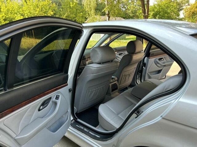 Серый БМВ 5 Серия, объемом двигателя 2.5 л и пробегом 322 тыс. км за 6500 $, фото 12 на Automoto.ua