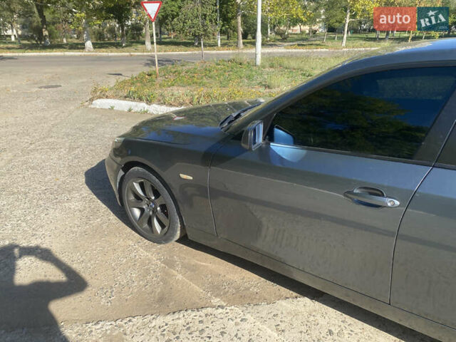 Серый БМВ 5 Серия, объемом двигателя 2.99 л и пробегом 381 тыс. км за 7850 $, фото 1 на Automoto.ua