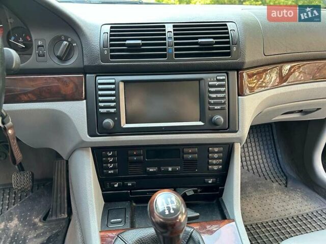 Серый БМВ 5 Серия, объемом двигателя 2.49 л и пробегом 320 тыс. км за 5850 $, фото 13 на Automoto.ua