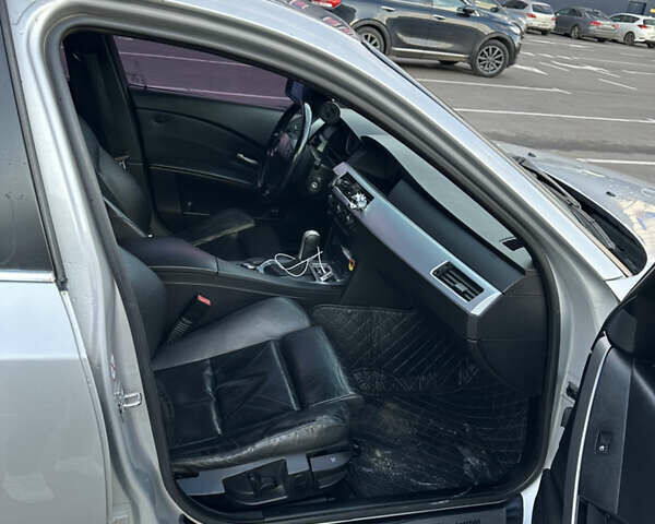 Серый БМВ 5 Серия, объемом двигателя 3 л и пробегом 317 тыс. км за 7800 $, фото 2 на Automoto.ua