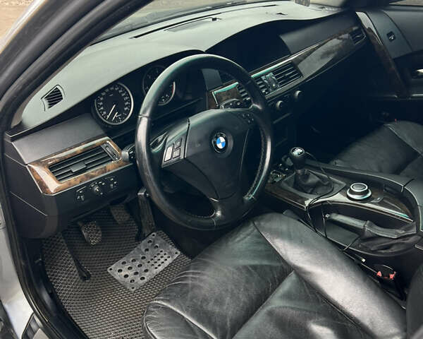 Сірий БМВ 5 Серія, об'ємом двигуна 3 л та пробігом 333 тис. км за 7500 $, фото 9 на Automoto.ua