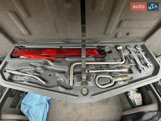 Сірий БМВ 5 Серія, об'ємом двигуна 2.5 л та пробігом 431 тис. км за 6500 $, фото 60 на Automoto.ua