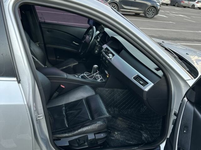 Серый БМВ 5 Серия, объемом двигателя 3 л и пробегом 317 тыс. км за 7800 $, фото 6 на Automoto.ua