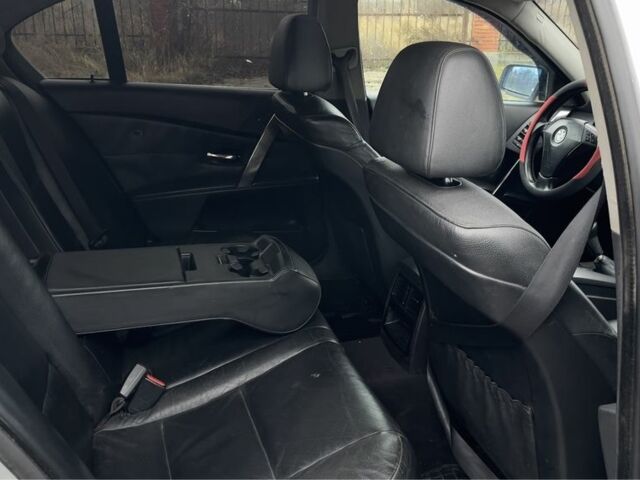 Серый БМВ 5 Серия, объемом двигателя 3 л и пробегом 400 тыс. км за 3900 $, фото 8 на Automoto.ua