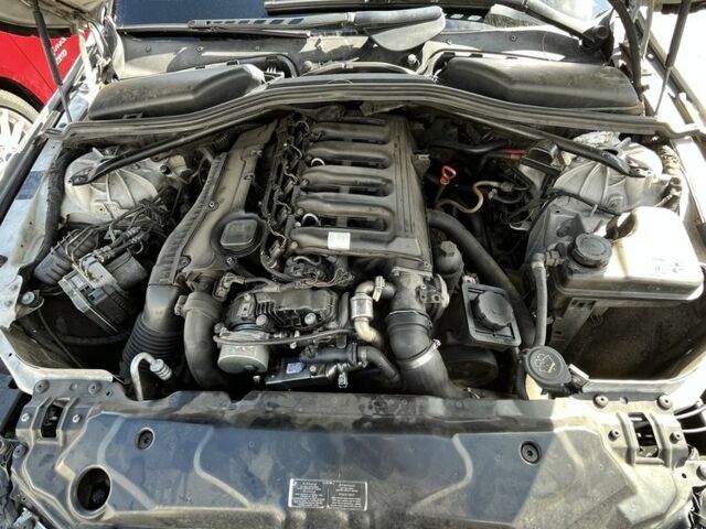 Сірий БМВ 5 Серія, об'ємом двигуна 3 л та пробігом 418 тис. км за 9400 $, фото 4 на Automoto.ua