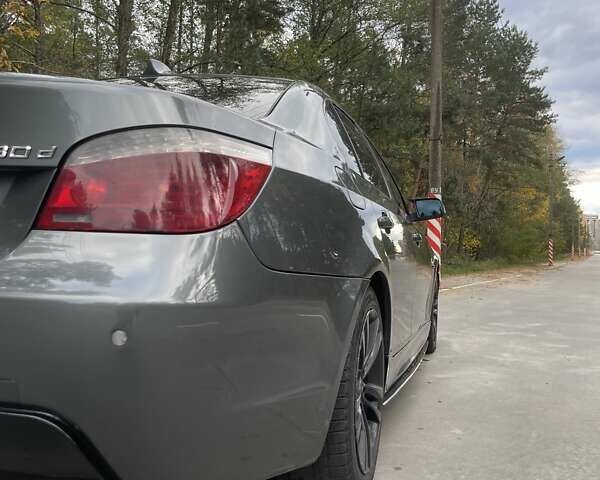 Серый БМВ 5 Серия, объемом двигателя 3 л и пробегом 380 тыс. км за 10300 $, фото 6 на Automoto.ua