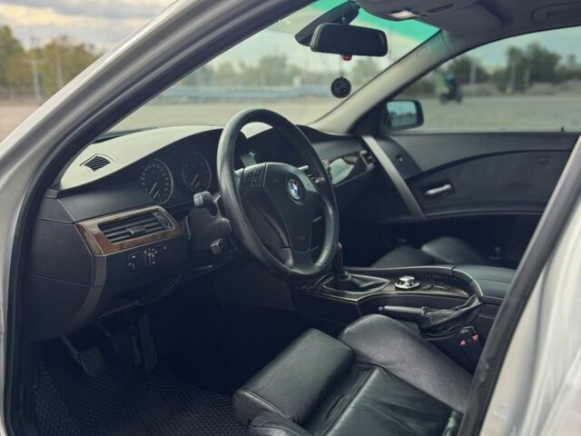 Серый БМВ 5 Серия, объемом двигателя 2.2 л и пробегом 1 тыс. км за 7200 $, фото 7 на Automoto.ua