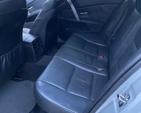 Серый БМВ 5 Серия, объемом двигателя 2.5 л и пробегом 299 тыс. км за 8700 $, фото 11 на Automoto.ua