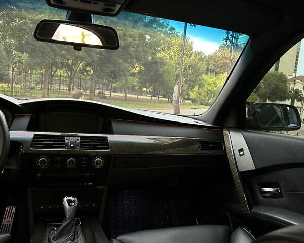 Серый БМВ 5 Серия, объемом двигателя 4.4 л и пробегом 260 тыс. км за 9500 $, фото 15 на Automoto.ua